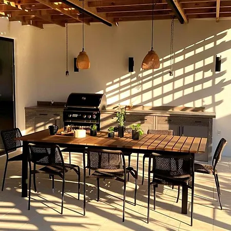 בית נופש In Rhodos For 8 Guests אפאנטו