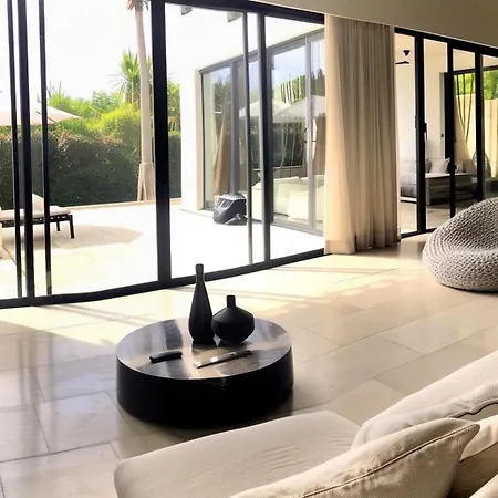 בית נופש In Rhodos For 8 Guests אפאנטו